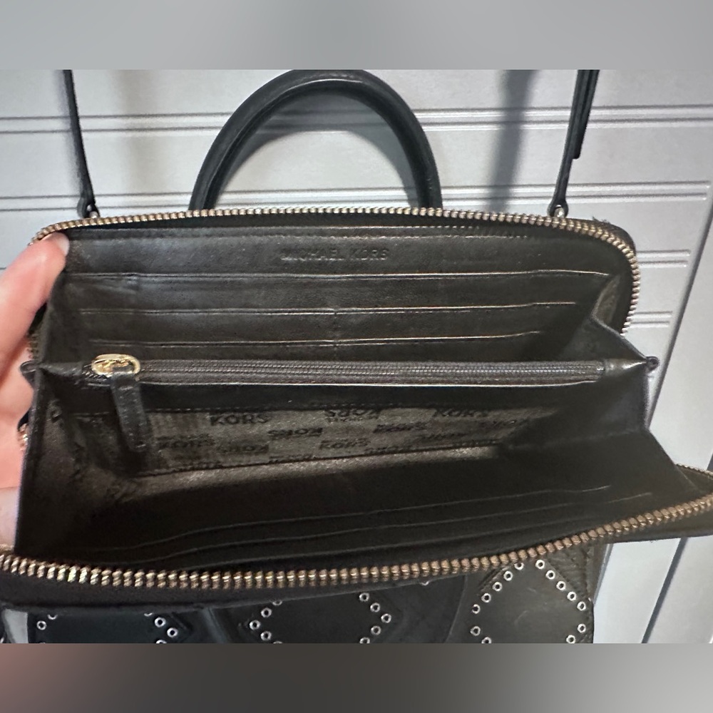 Michael Kors Selma Bag w/Diamond Grommets & MK Quilted Long Wallet MSRP: $558 - Picture 8 of 16